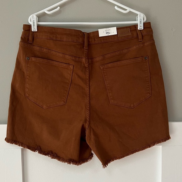 NWT Judy Blue Mid-Rise Cut Off Frayed Brown Shorts - Picture 4 of 10